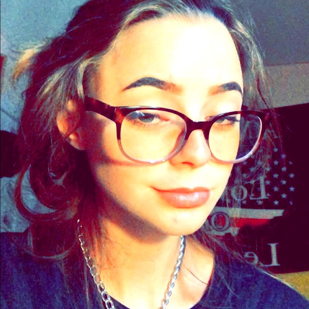 Meet your Posher, Marissa